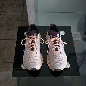 On Cloud Speedboard Women's  Shoes Sise 7 Gray And Orange Worn Once.